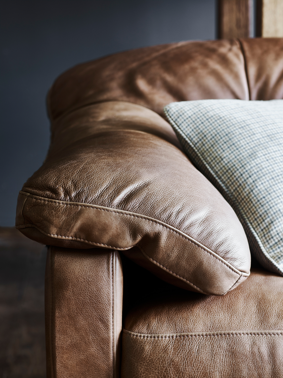 Alexander & James Bailey Corner Group Sofa Kings